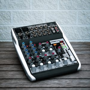 Mesa sonido Behringer Xenyx QX 1002 USB